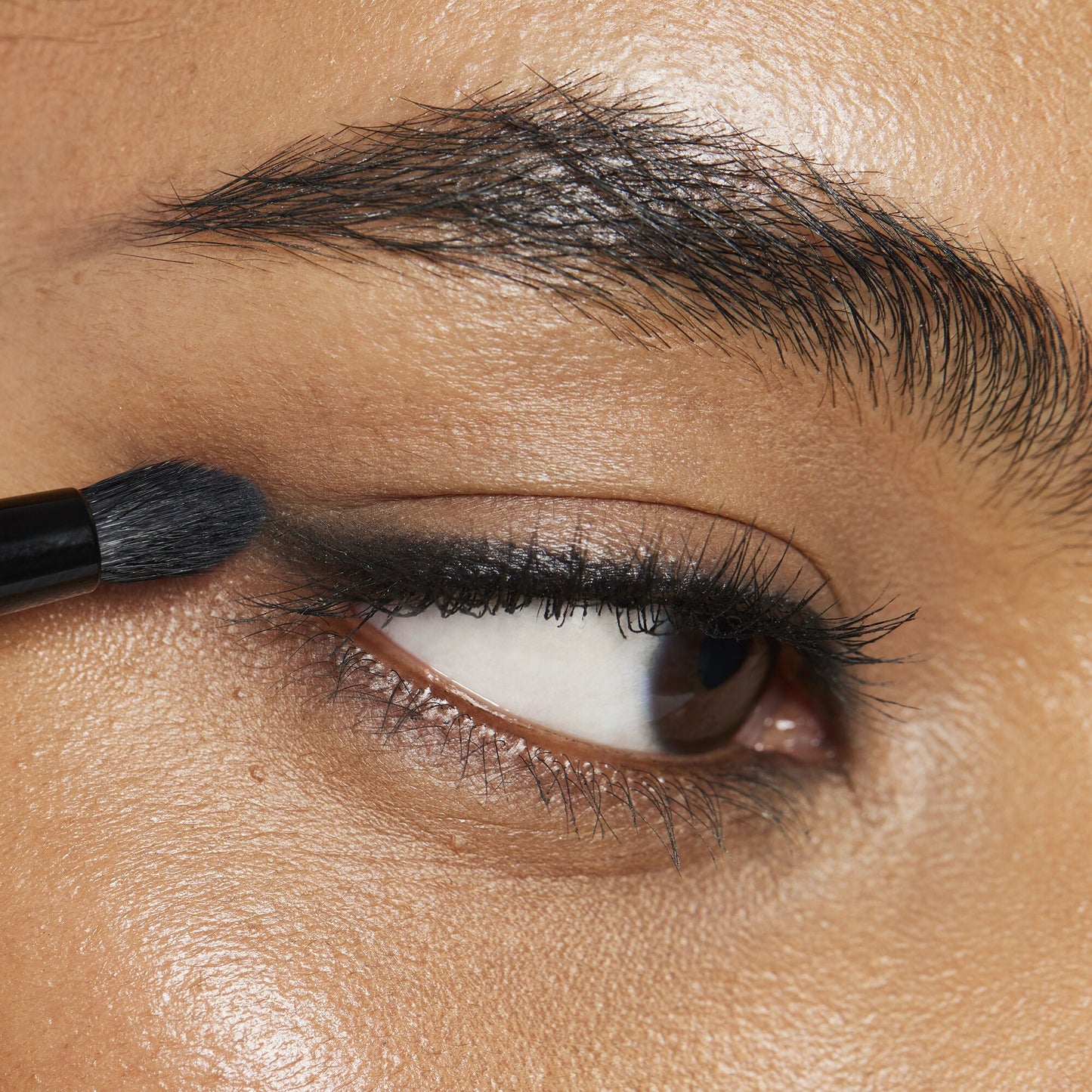 smudge-n-smoke-eyeliner-brush-d9 100824_elf_Shikin_Kohl_App_017_RGB_IGF.jpg