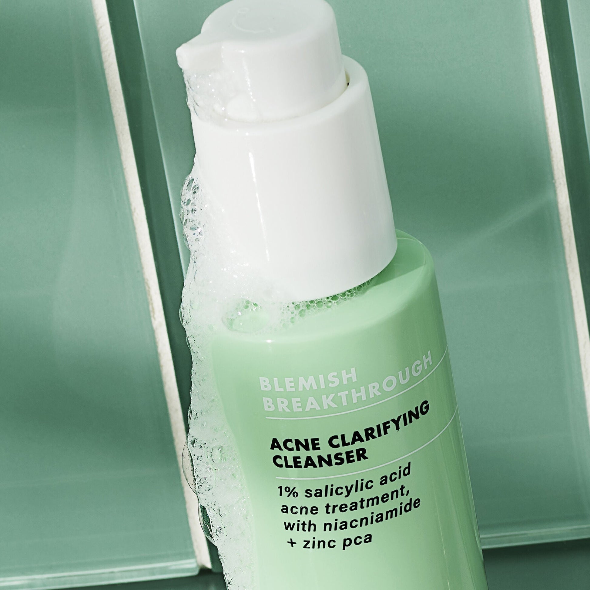 blemish-breakthrough-acne-calming-water-cream-mini-y9 02_021622_SL_BT_Cleanser_Back_Lighter_0129_FStack_FINAL_IGF_V2.jpg