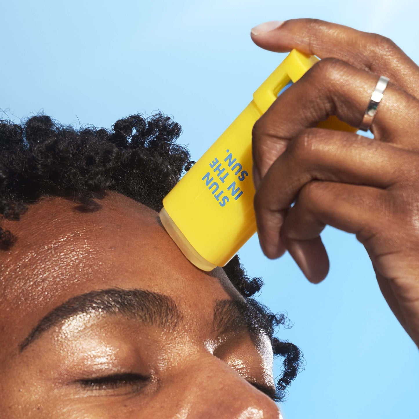 suntouchable-invisi-stick-spf-50-u6 060624_Mikel_InvisiStick_0107_v2_IGF.jpg