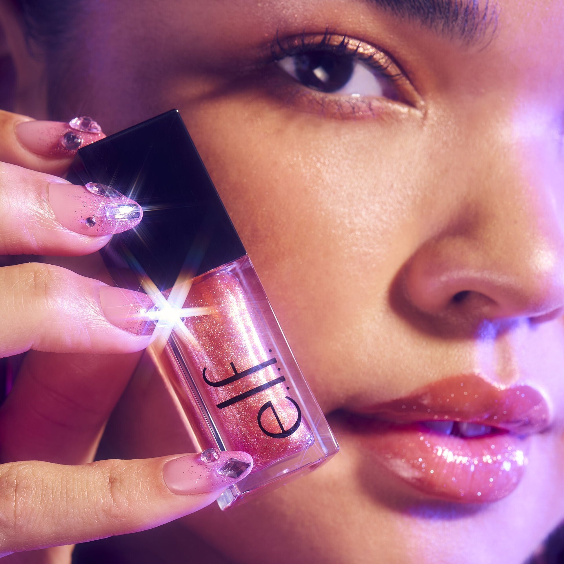 Breanna Wearing Burst Apricot Feelings Plumping Lip Oil