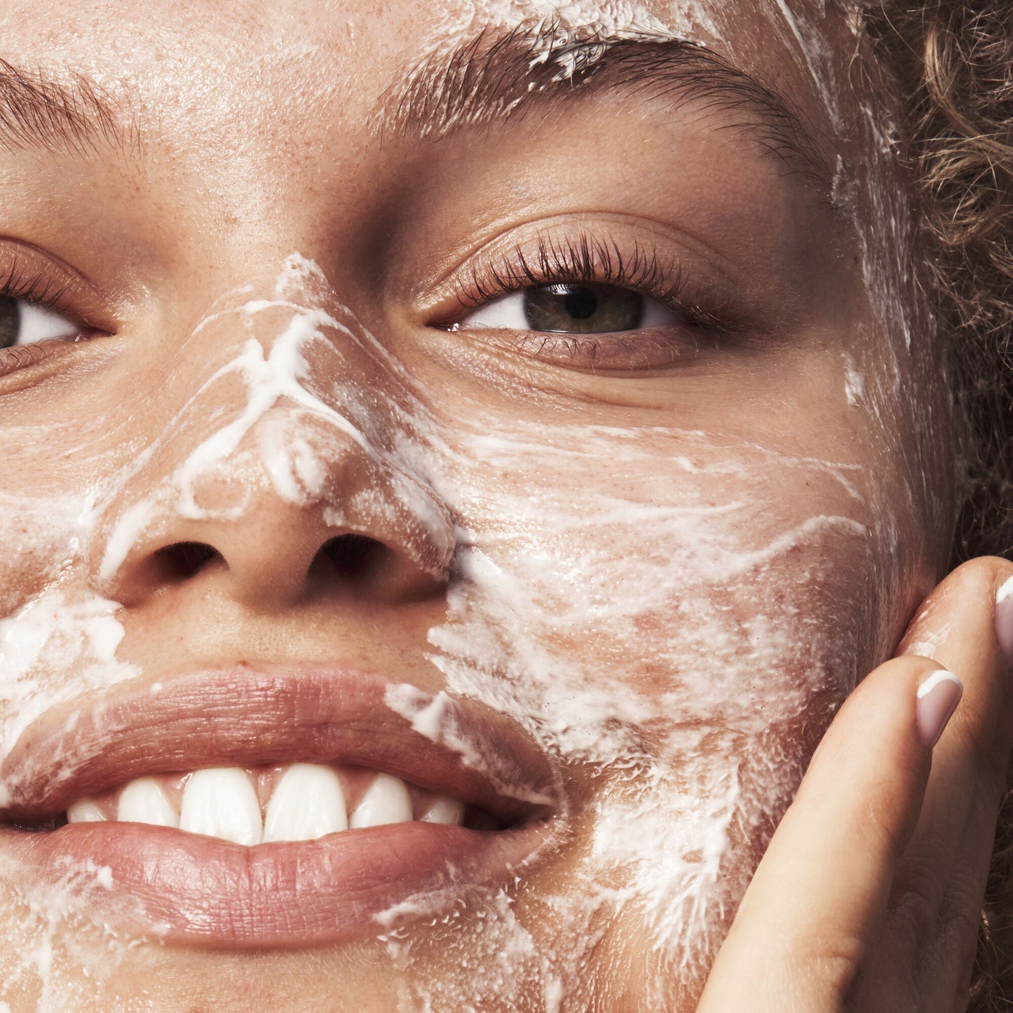 blemish-breakthrough-acne-calming-water-cream-mini-y9 121321_Marley-Acne-Regimen_0117_FINAL_IGF_7be73b38-8681-4e47-be60-37d940df0d6e.jpg