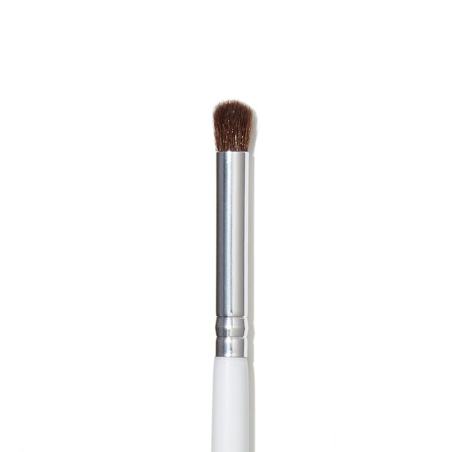 eye-crease-brush-j1 1823_EyeCreaseBrush_Macro.jpg
