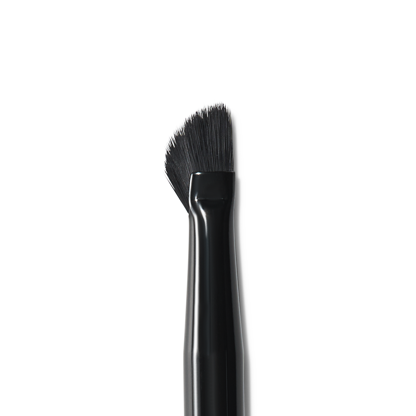 wing-it-liner-brush-g9 84091_MACRO_R.png